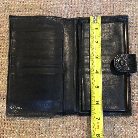 Authentic CHANEL Caviar Skin CC Logo Long Black Bifold Kisslock Wallet - Picture 13 of 15